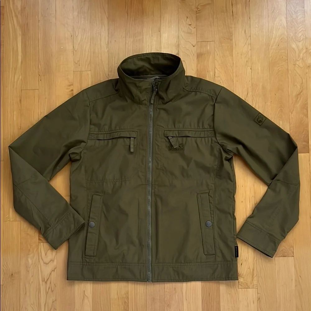 🫒Like New Olive Camio Jacket by Jack Wolfskin | Lightweight | NWOT Men’s Small